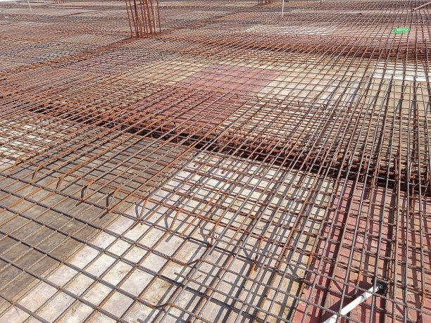 在屋顶收缩这是铁罗达图片下载