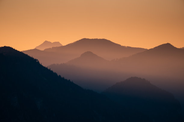 夕阳山轮廓图片下载