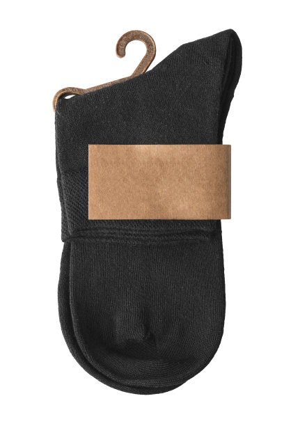 新的黑色袜子与干净的设计标签。模型图片下载