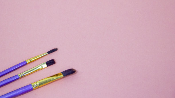 用于在灰色背景上绘画的笔刷，空白的文本空间图片下载