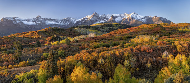 达拉斯分水岭生动的山腰日出全景图片下载
