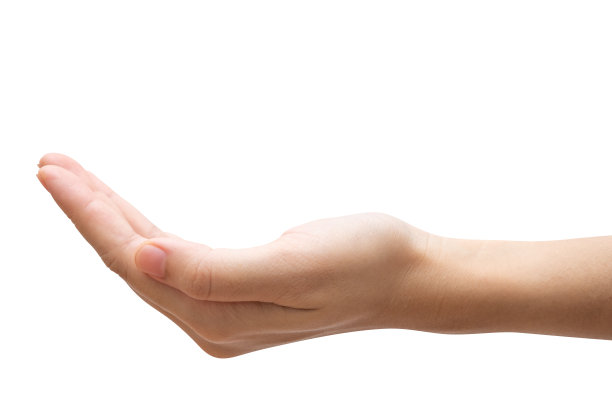 孤立的女人手里拿着瓶子或罐头之类的东西。图片下载