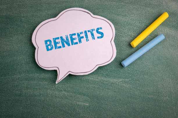 的好处。绿色黑板上的对话框图片下载