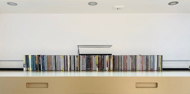 一排音乐cd图片下载