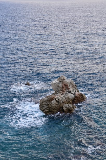 荒无人烟的洛克岛图片下载