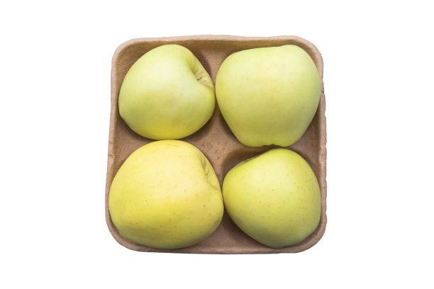 成熟的新鲜天然苹果在纸基板隔离在白色背景图片下载