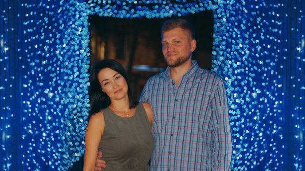 两人拥抱图片下载