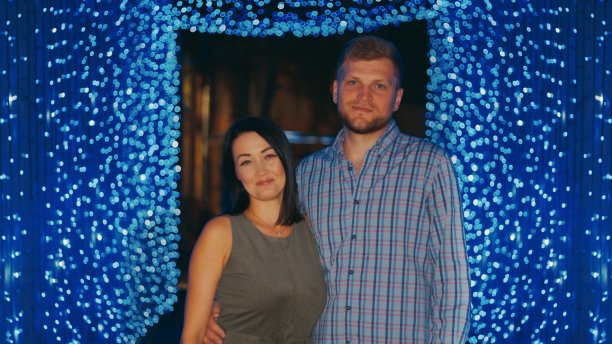 两人拥抱图片下载