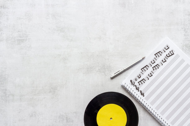音乐床单与音符，旋律和黑胶唱片图片下载