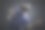 男孩使用虚拟现实耳机反应和跳跃的东西，他看到了可怕的图片下载