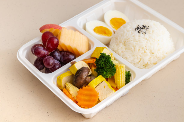 健康饮食午餐盒，泰式素食，豆腐炒蔬菜。图片下载