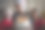 爸爸和孩子在圣诞蛋糕前用数字，家庭新年庆祝，节日背景图片下载