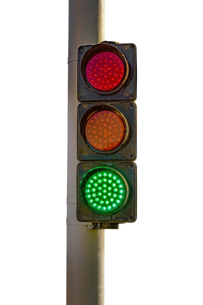秋季道路上的绿灯交通信号灯图片下载