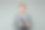 使商业票据。大胡子男人拿着书。穿着正装的大学老师。成熟的男人灰色的背景。回到学校。私人教学。业务记录。正规教育图片下载