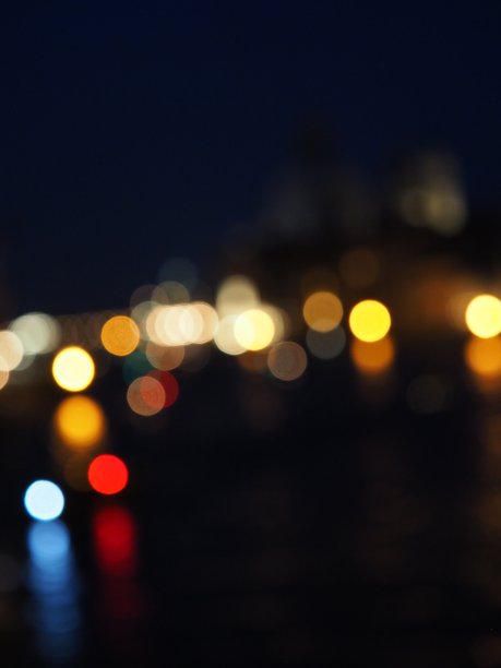 明亮的夜晚散景城市模糊的蓝色图片下载