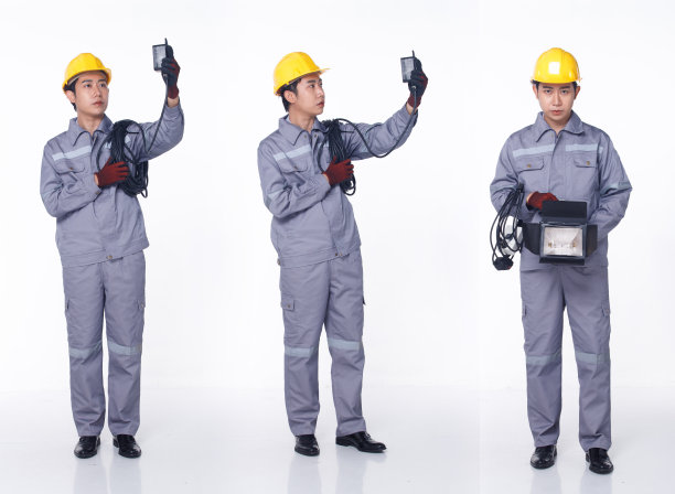 一套三个完整长度的20多岁亚洲人黑色头发穿机械套装礼服鞋。活跃的图片下载