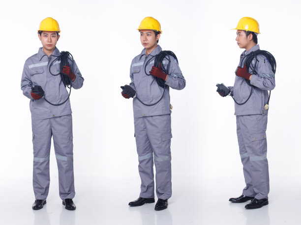 一套三个完整长度的20多岁亚洲人黑色头发穿机械套装礼服鞋。活跃的图片下载