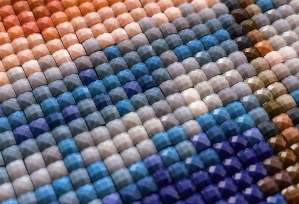 特写，色彩鲜艳的方形菱形刺绣鲜艳。业余爱好和娱乐图片下载