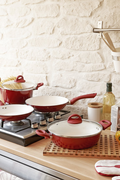 现代家庭厨房和白色砖墙装饰图片下载