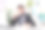 早上第一件事。大胡子男子在办公室喝早茶。经理喜欢早上喝热饮。早餐茶。最终早上例行图片下载