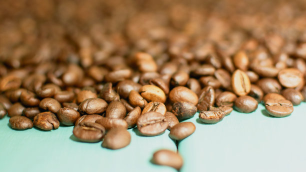 美味、新鲜、芳香浓郁的咖啡图片下载