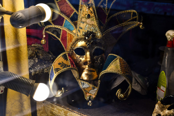 威尼斯狂欢节面具黑色背景，数码照片图片为背景图片下载