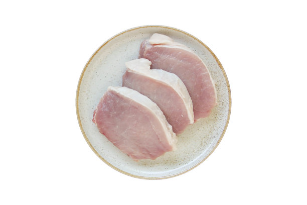 生牛排分离在白色背景上。图片下载