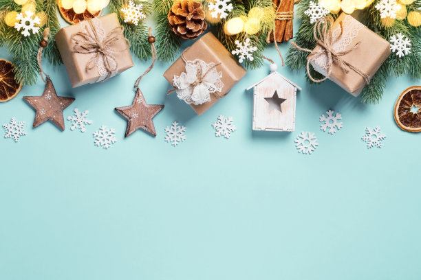 零浪费圣诞或新年背景。可持续包装的礼物和天然的圣诞小玩意边界，复制空间图片下载