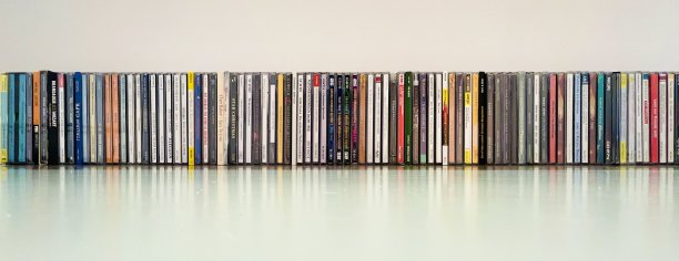 一排音乐CD图片下载