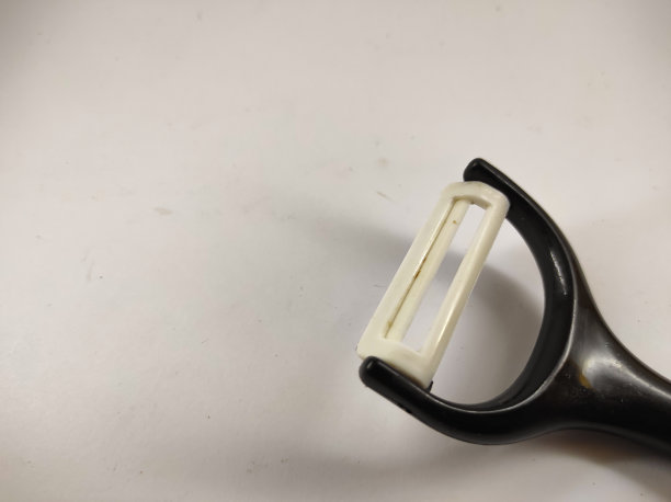 黑色水果削皮器-库存照片图片下载