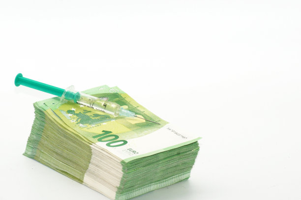 现金注入堆栈100欧元免收白色背景图片下载
