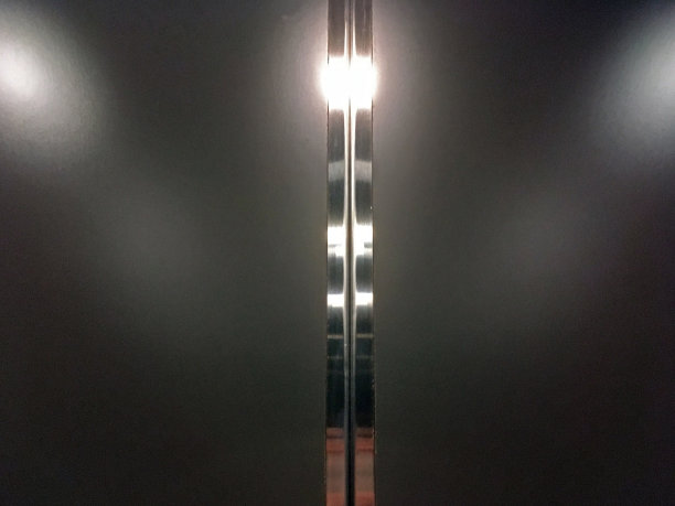 反映出电梯门图片下载