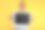 微笑的十几岁非洲裔美国女孩显示平板与空屏幕，孤立在黄色背景图片下载