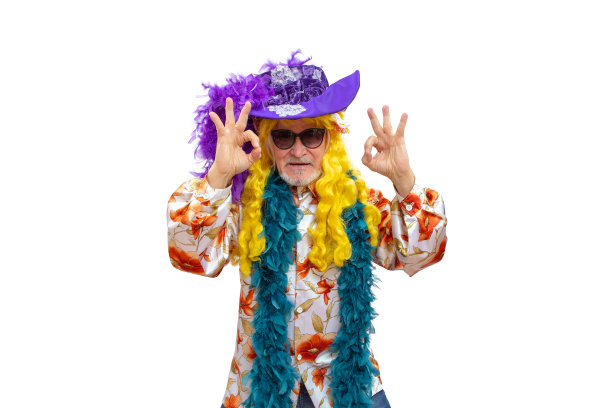 玩得开心的老人图片下载