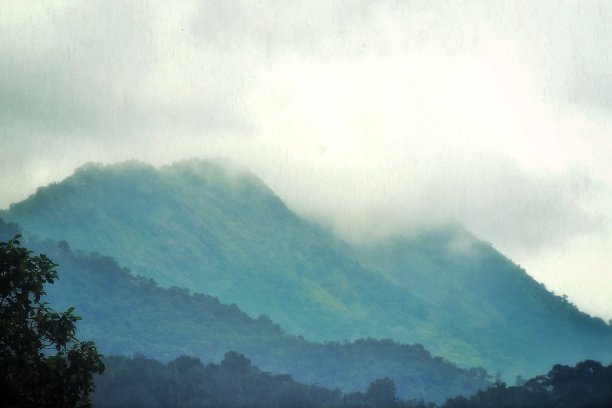 迷雾山脉图片下载