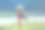 年轻美丽的女子下蹲显示结果压在腹部锻炼训练穿着上衣图片下载