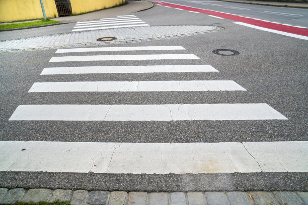 条纹人行横道图片下载