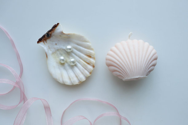 贝壳形状的蜡烛图片下载