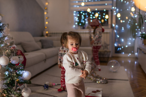 平安夜快乐孩子们图片下载