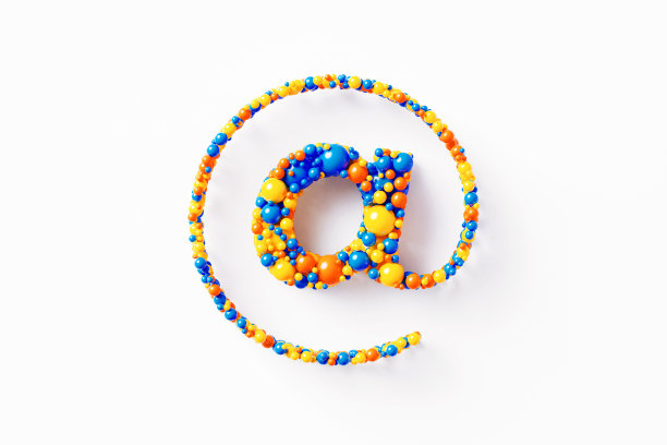 白色背景上的彩色@符号图片下载