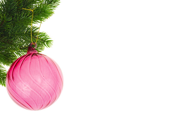 圣诞玩具在杉木枝与地方为文字，圣诞节的概念。工作室的照片图片下载