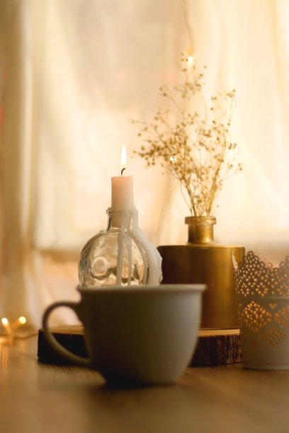 杯和蜡烛图片下载