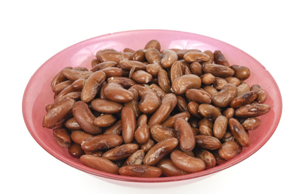 白底红碗装豆罐头。工作室的照片图片下载