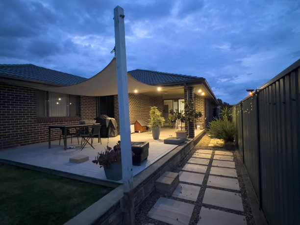 一个现代设计的夏日夜晚图片下载