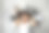 女士考虑选择哪双鞋。图片下载
