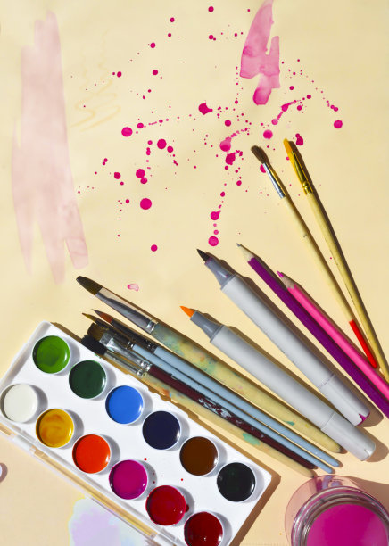 水彩颜料。刷子。标记。模板文本。图片下载