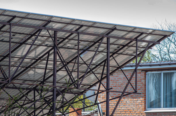 太阳能电池板的支撑结构。独立应用的自主能源图片下载