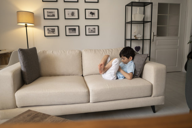 快乐的男孩图片下载