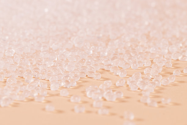 套内聚丙烯原料为白球。图片下载