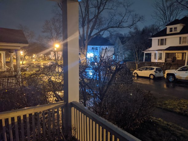 晚上玄关视图图片下载